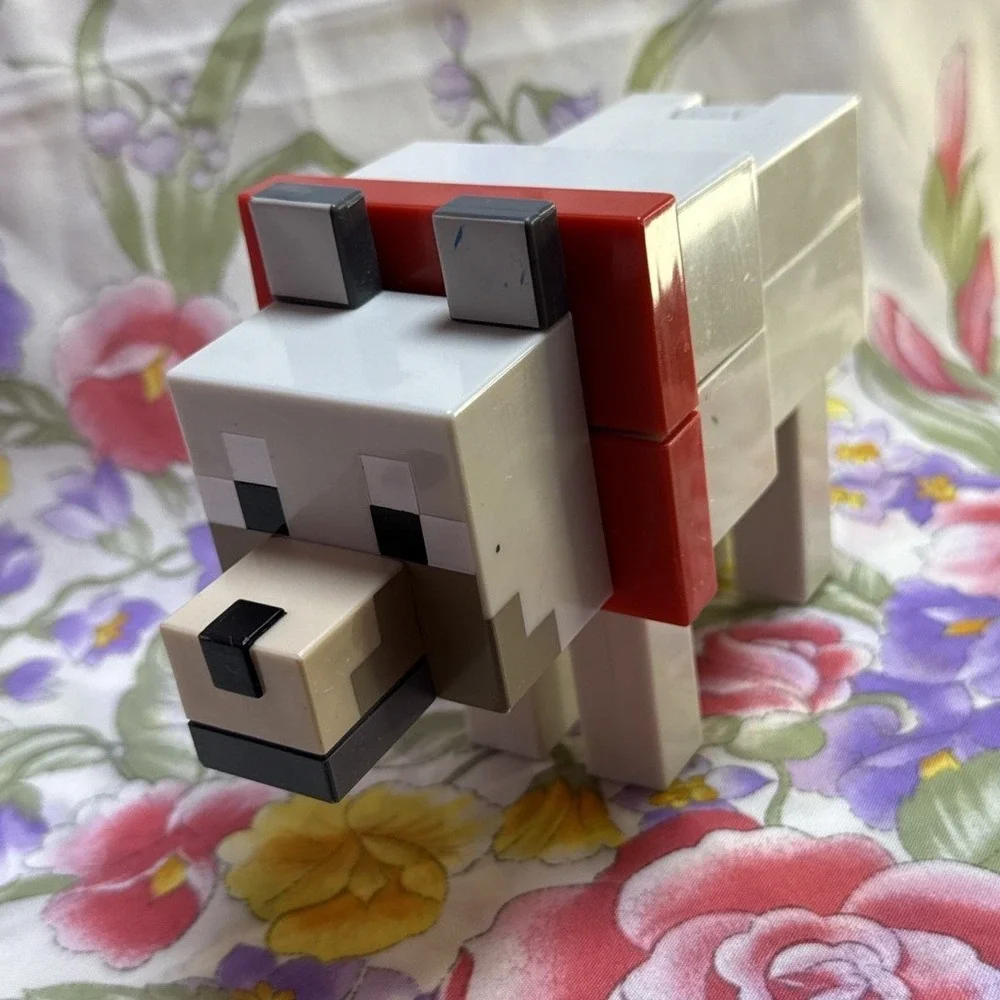 Mattel Minecraft‎ Tamed Wolf Action Figure Dog Large 2020 Moving Head Legs Tail